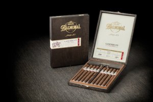 Hans Rijfkogel: Agio Cigars launches Balmoral Anejo XO Oscuro Lancero